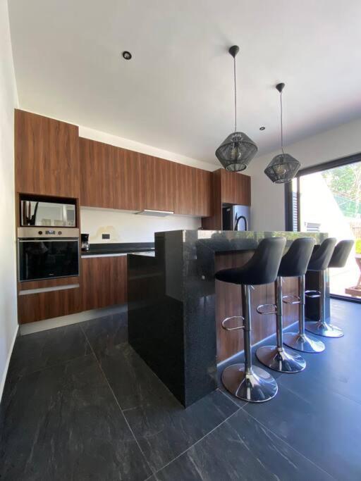 ¡New Villa 4Br With Priv Jacuzzi! ตูลุม ภายนอก รูปภาพ